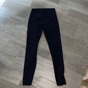 Lululemon leggings size 6 like new